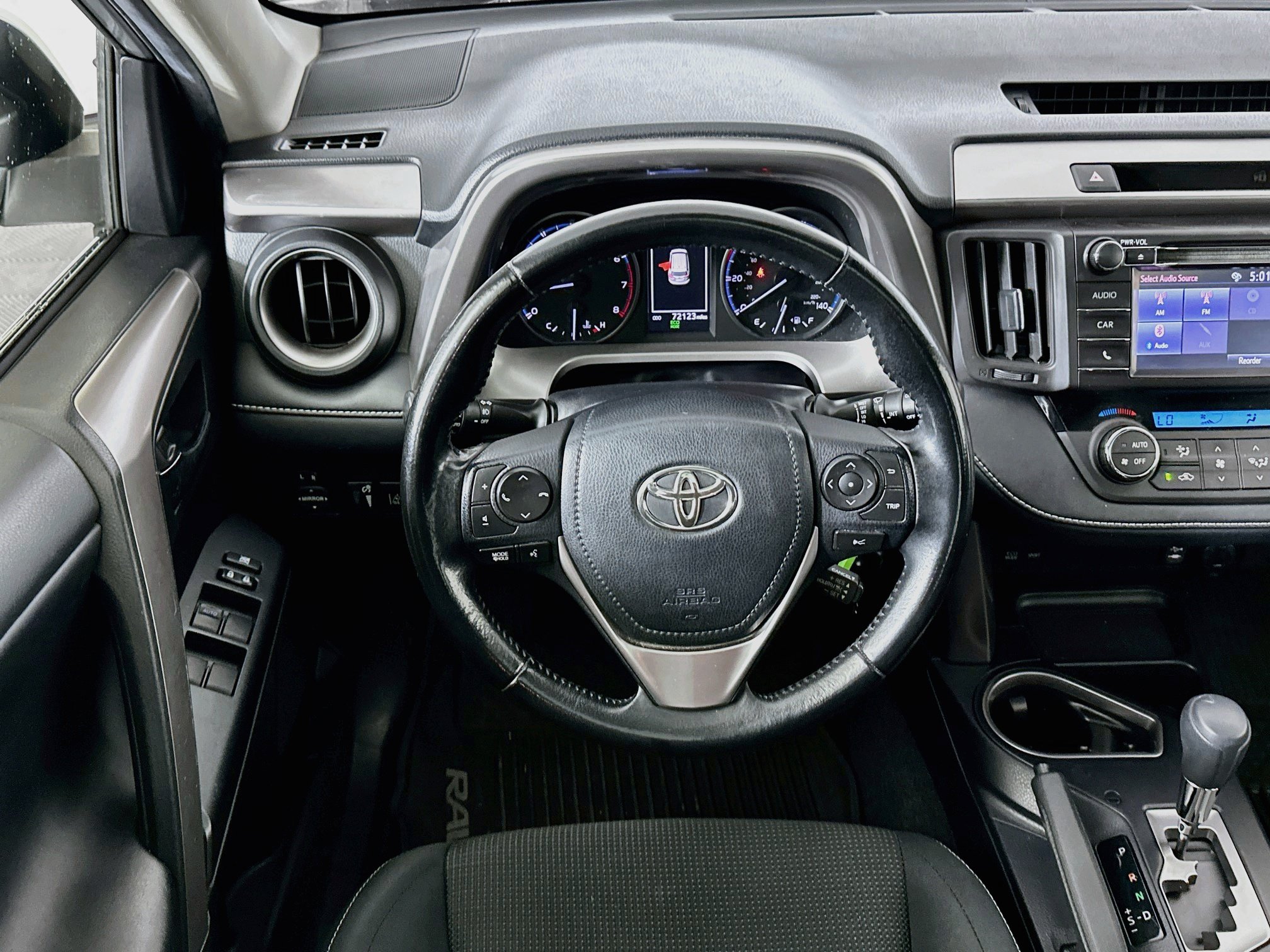 Used 2018 Toyota RAV4 XLE w/ All Weather Liner Package FWD image 17