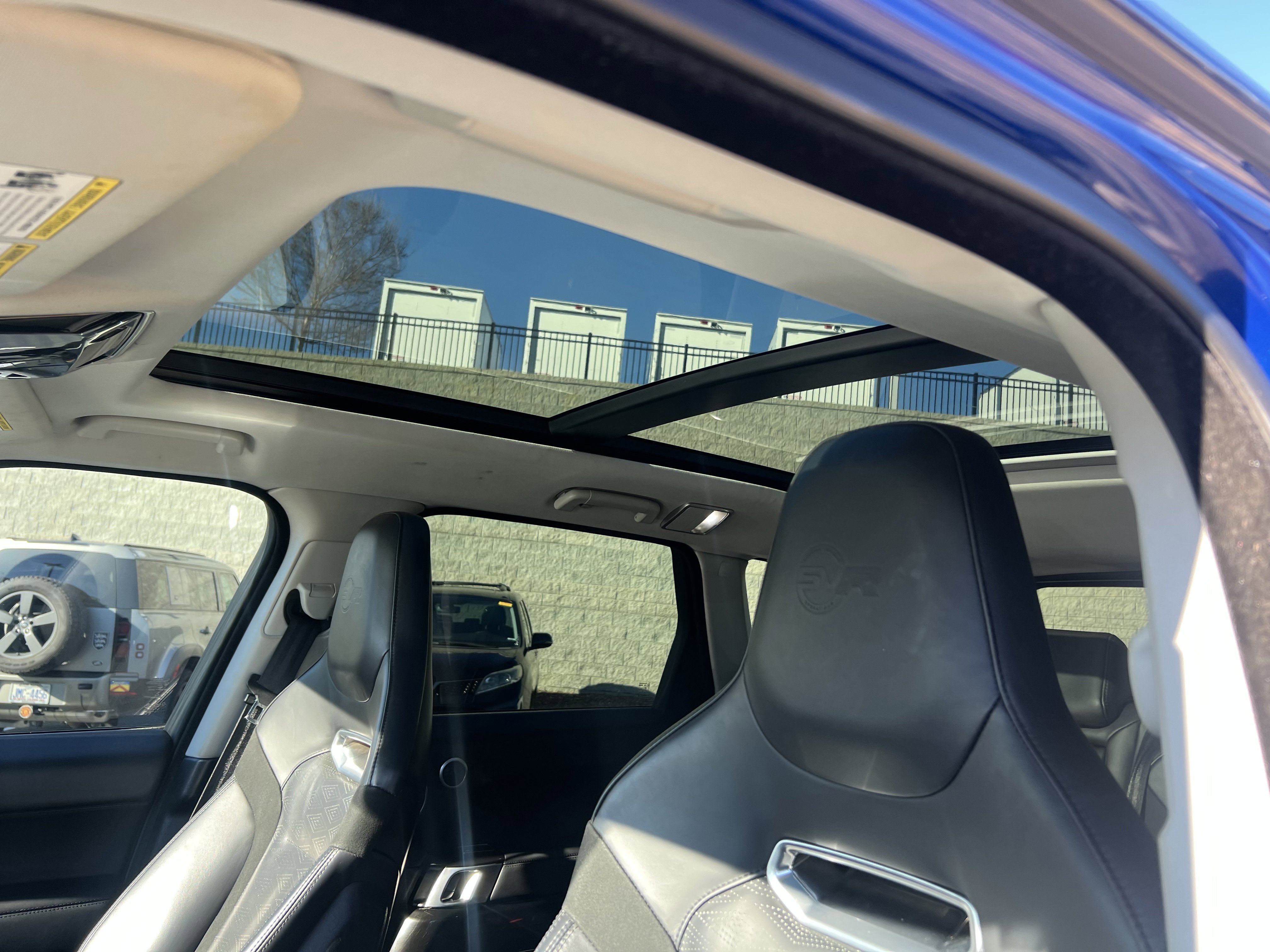 Used 2022 Land Rover Range Rover Sport SVR image 17