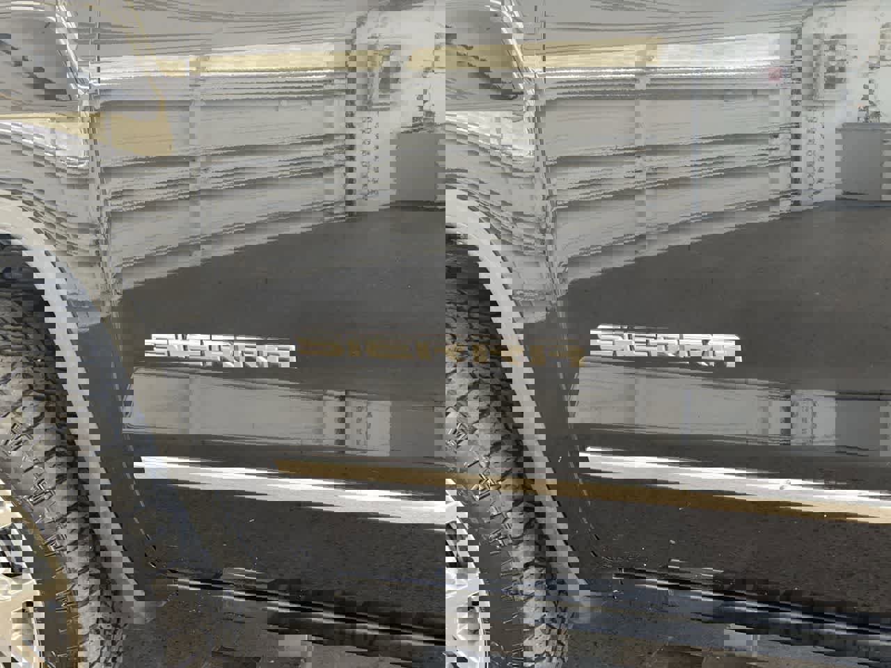 Used 2015 GMC Sierra 1500 SLT w/ SLT Crew Cab Value Package image 10