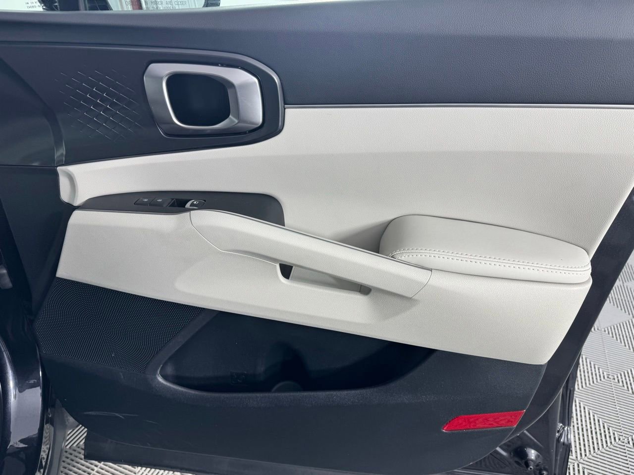 Used 2025 Kia Sorento S w/ Panoramic Sunroof Package image 33