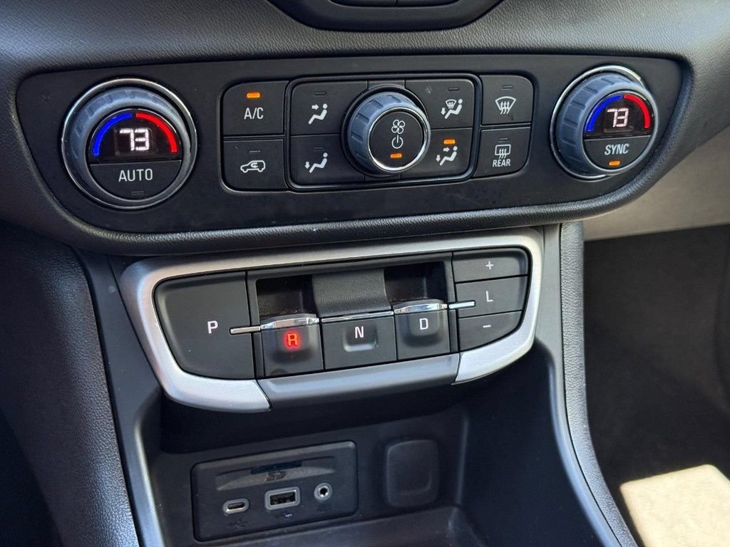 Used 2023 GMC Terrain SLT AWD/4WD image 20