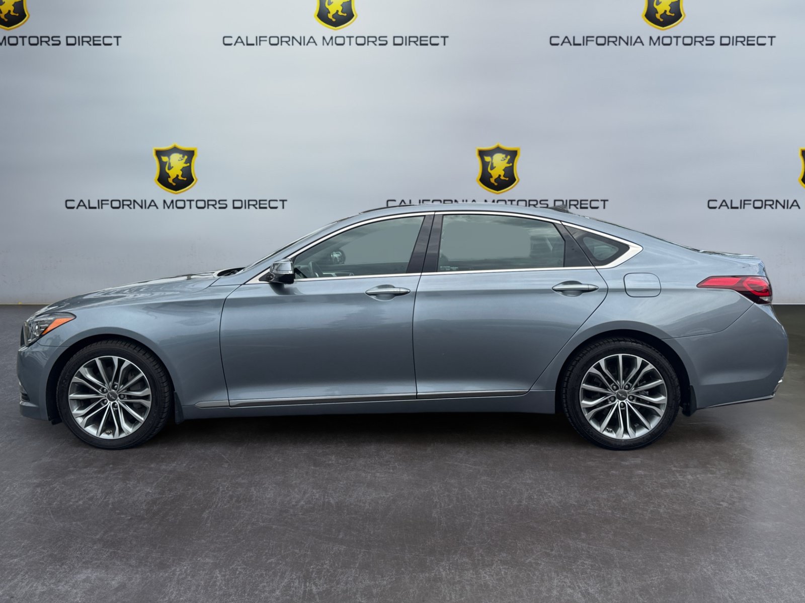 Used 2015 Hyundai Genesis 3.8 w/ Option Group 03 RWD image 2