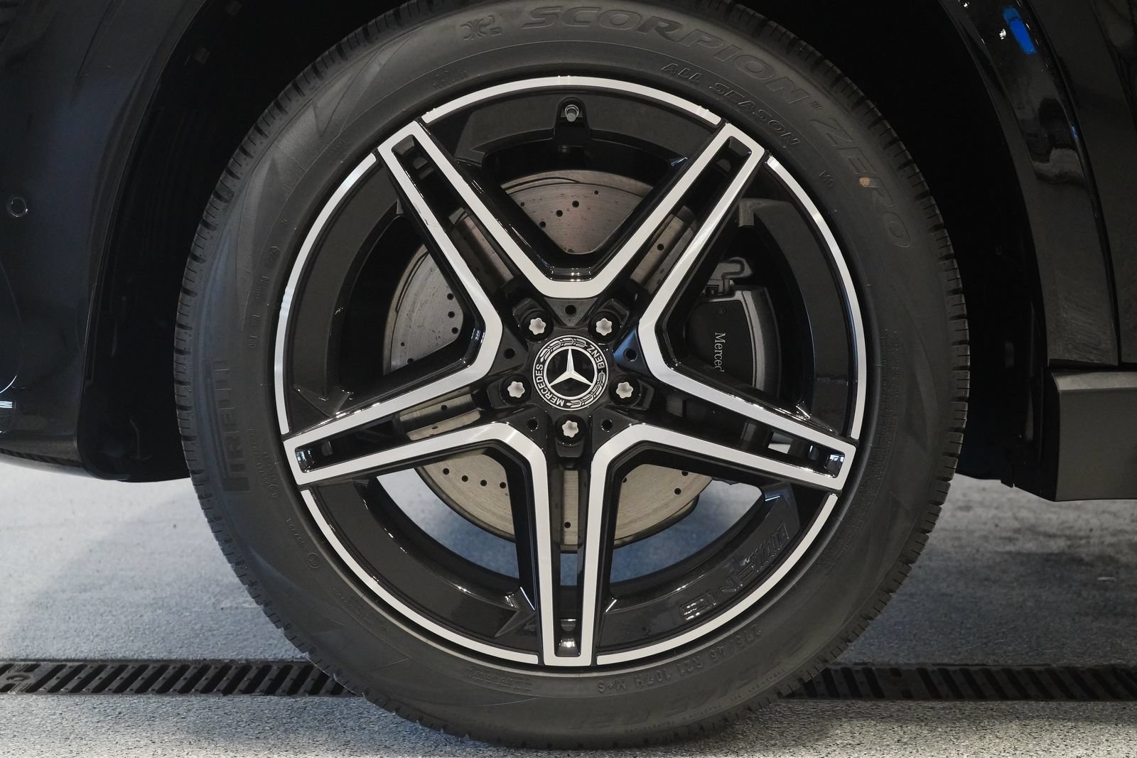 New 2026 Mercedes-Benz GLS 450 4MATIC image 11