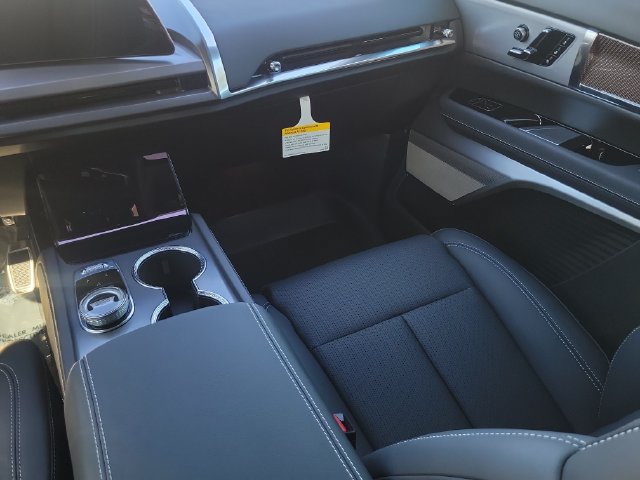 New 2027 Cadillac Vistiq Sport w/ LPO, Floor Liner Package AWD/4WD image 17