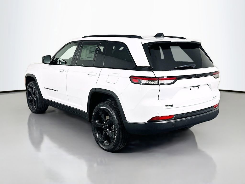 New 2025 Jeep Grand Cherokee Altitude image 5