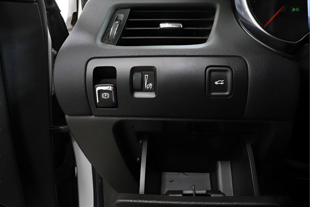 Used 2015 Chevrolet Impala LT FWD image 17