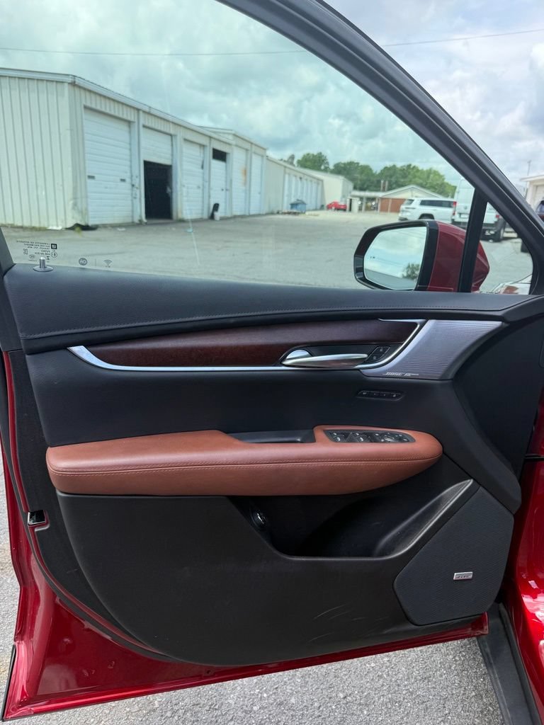 Used 2023 Cadillac XT5 Premium Luxury w/ Technology Package FWD image 9