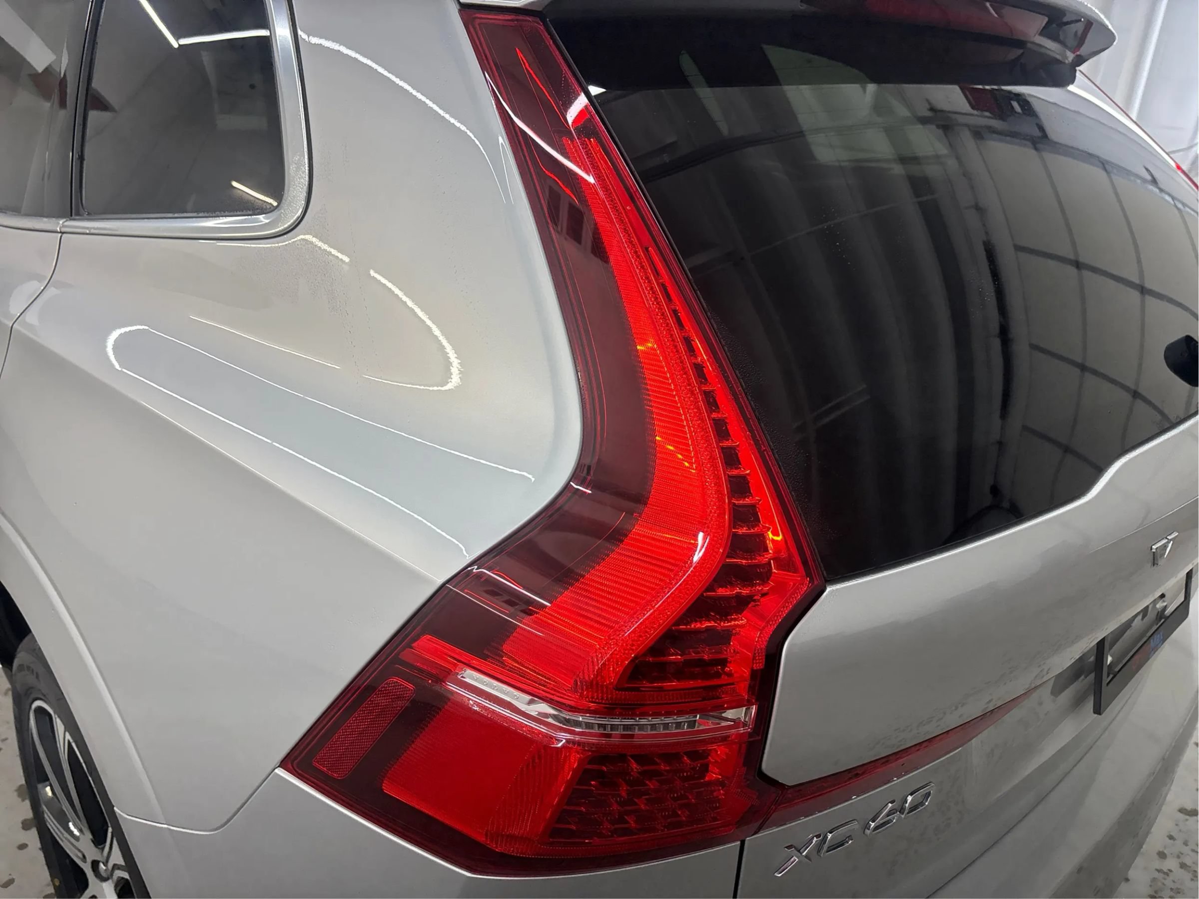 Used 2021 Volvo XC60 T5 Inscription w/ Protection Package AWD/4WD image 32