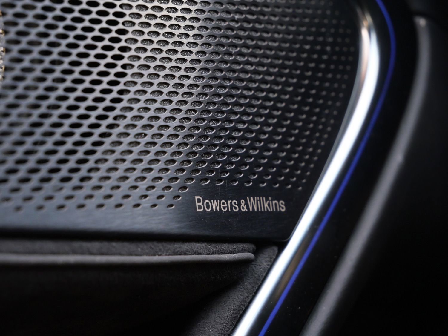 Used 2023 McLaren Artura image 25