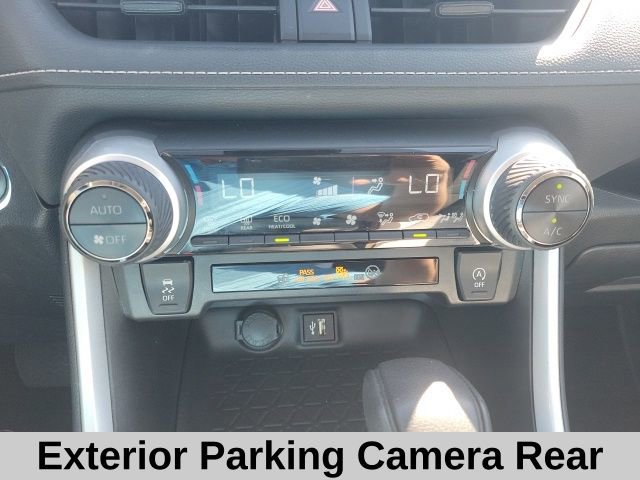 Used 2024 Toyota RAV4 XLE FWD image 7
