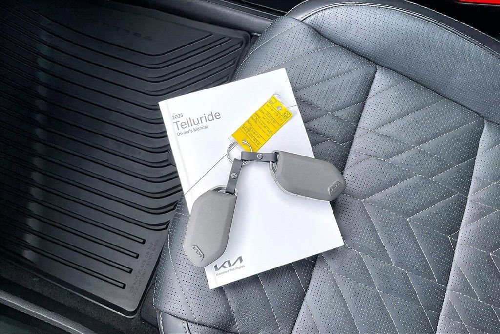 Used 2025 Kia Telluride SX Prestige X-Line image 11