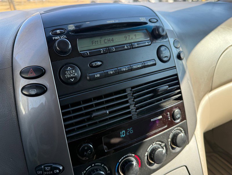 Used 2006 Toyota Sienna CE image 29