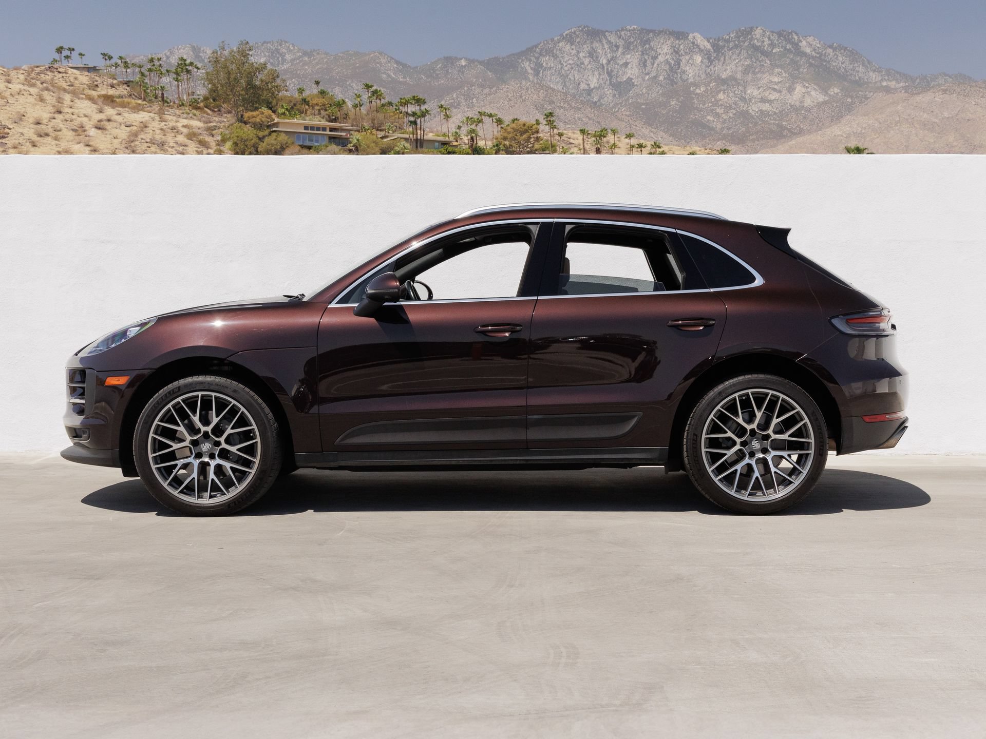 Certified 2021 Porsche Macan S AWD/4WD image 2