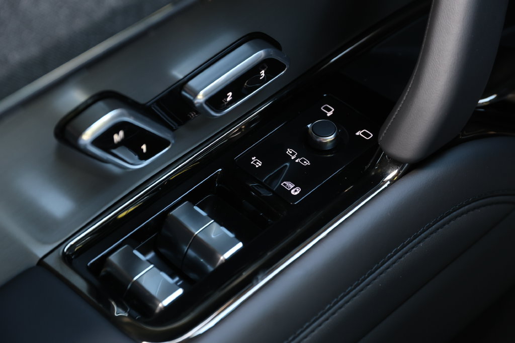 New 2026 Land Rover Range Rover Sport Dynamic SE AWD/4WD image 8