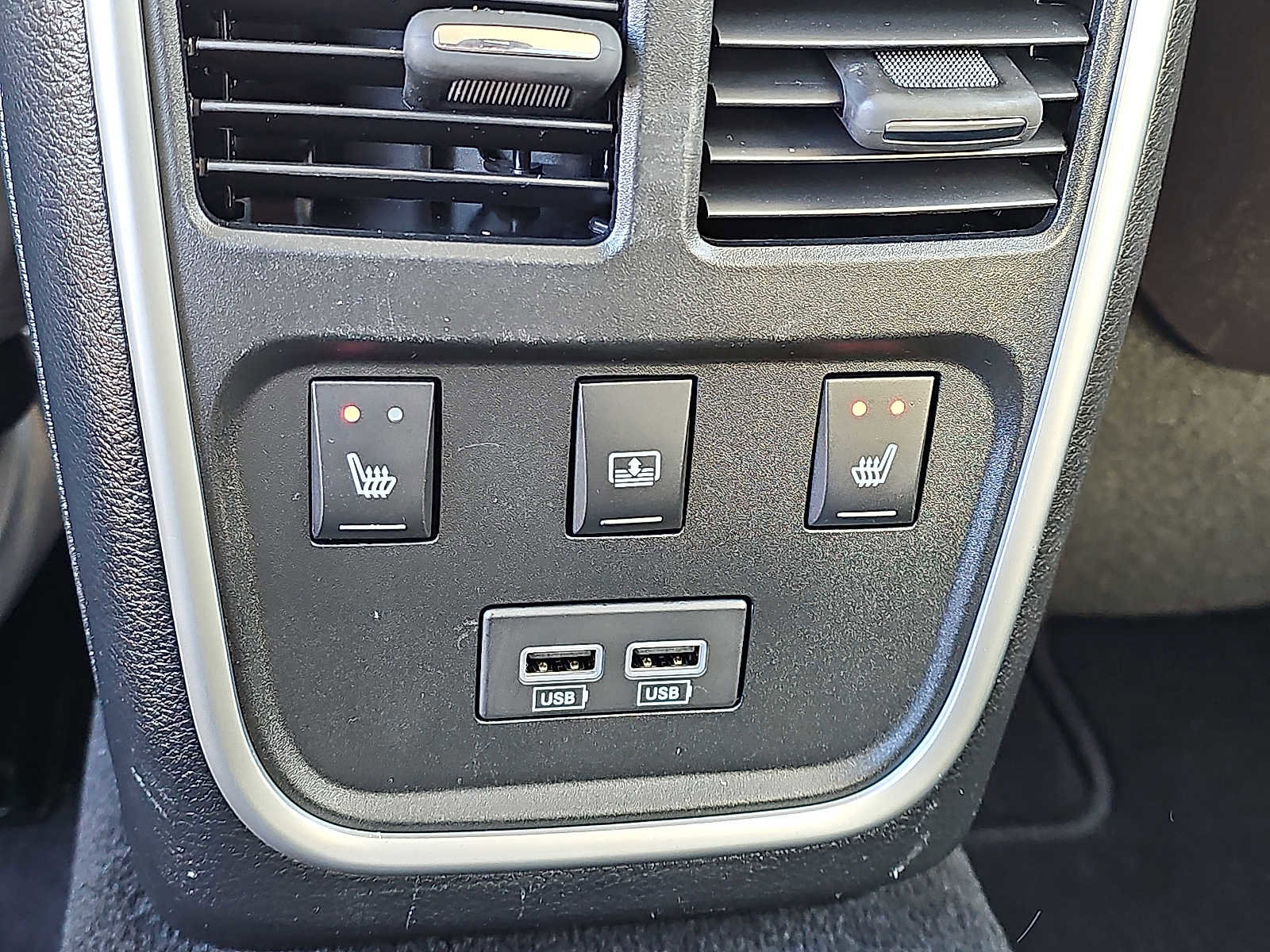 Used 2023 Chrysler 300 Touring L w/ Comfort Group image 11