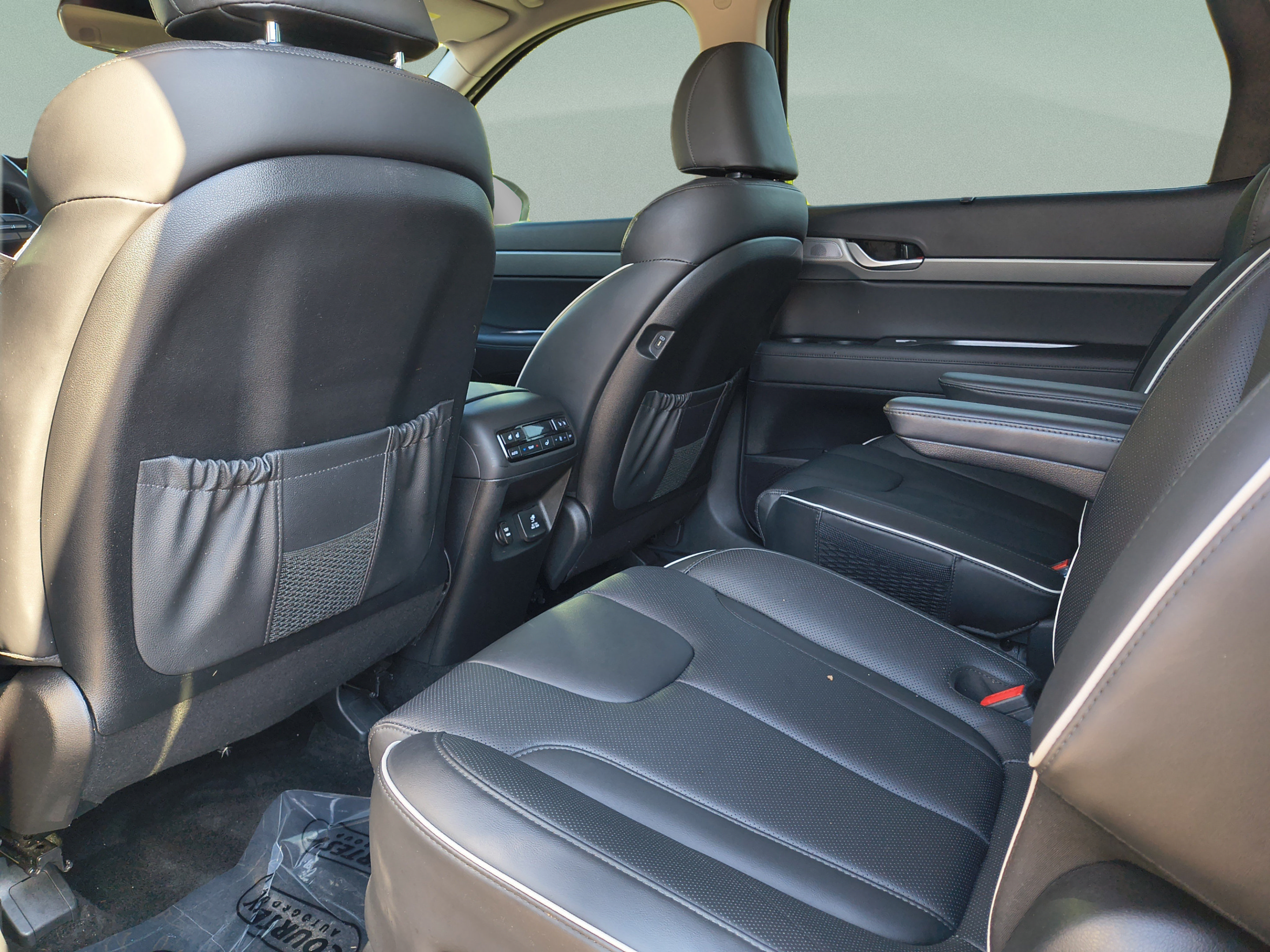 Used 2024 Hyundai Palisade SEL w/ Premium Package FWD image 16