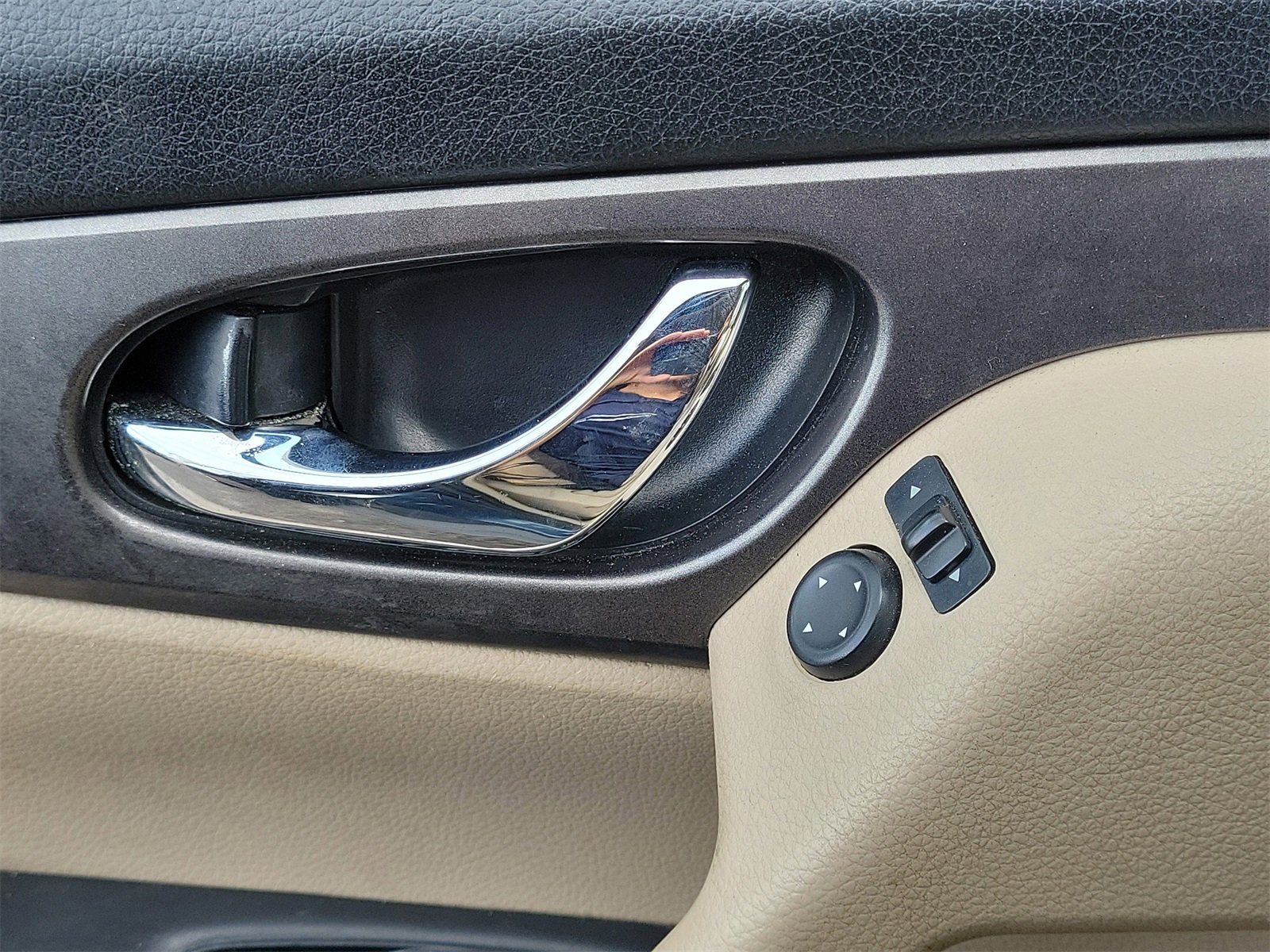 Used 2015 Nissan Rogue SV image 28