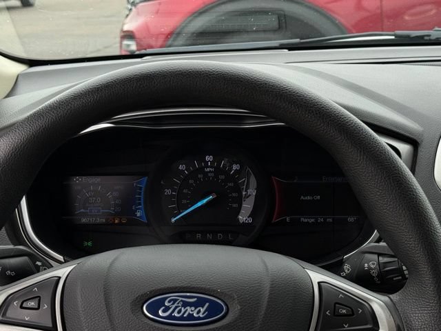 Used 2019 Ford Fusion SE FWD image 8