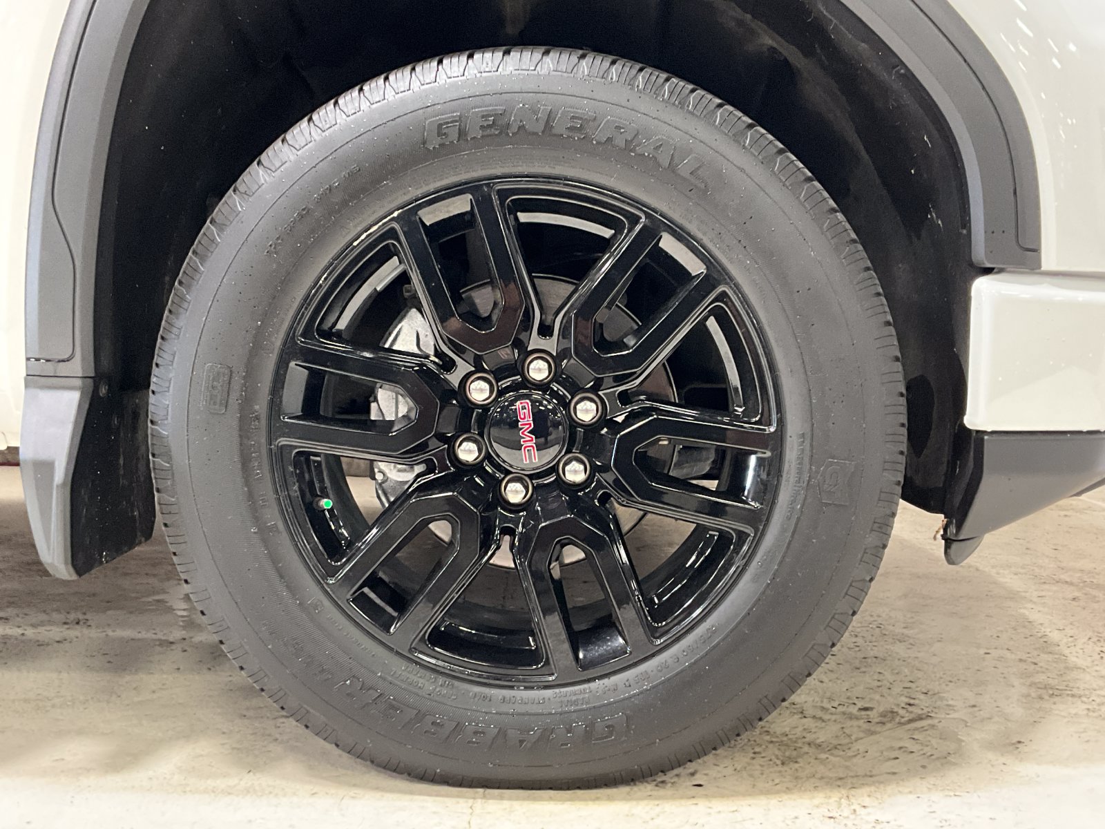 Used 2025 GMC Sierra 1500 Elevation AWD/4WD image 10