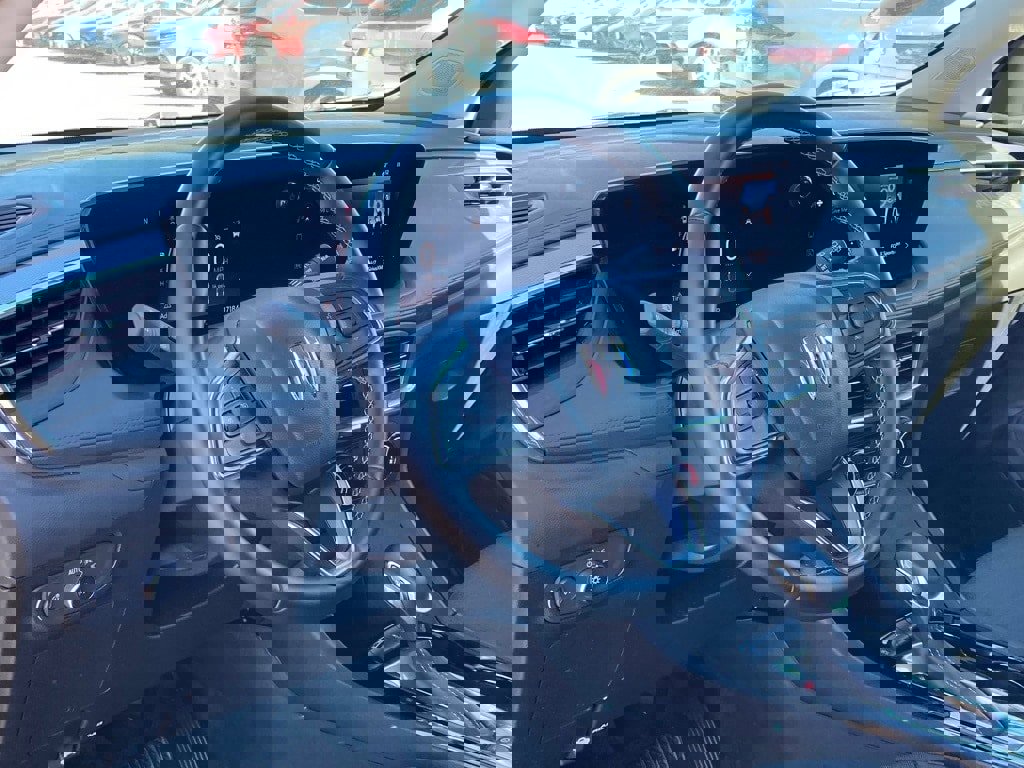 Used 2025 Buick Encore GX Preferred image 9