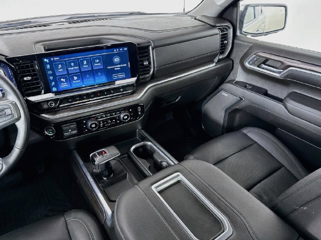 Used 2022 Chevrolet Silverado 1500 LTZ AWD/4WD image 25