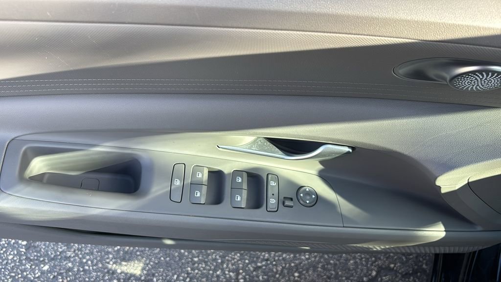 Used 2022 Hyundai Elantra Blue image 14