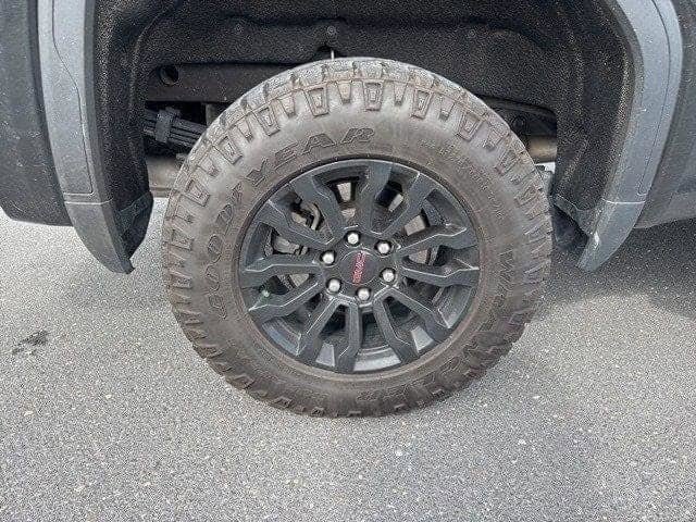 Used 2022 GMC Sierra 1500 AT4X image 11