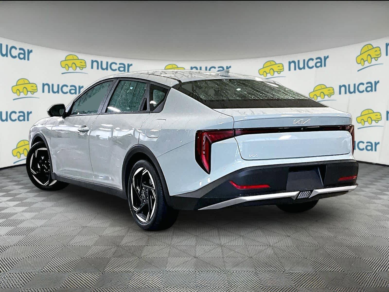 Used 2025 Kia K4 EX image 4