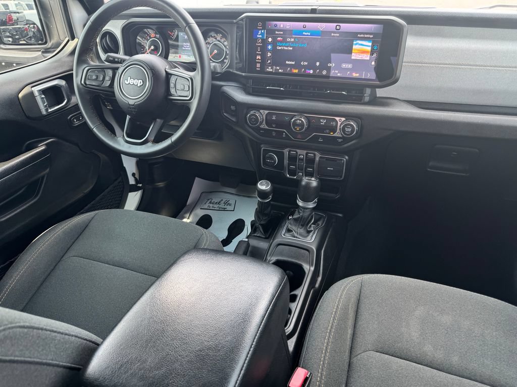 Used 2024 Jeep Wrangler Unlimited Sport AWD/4WD image 12