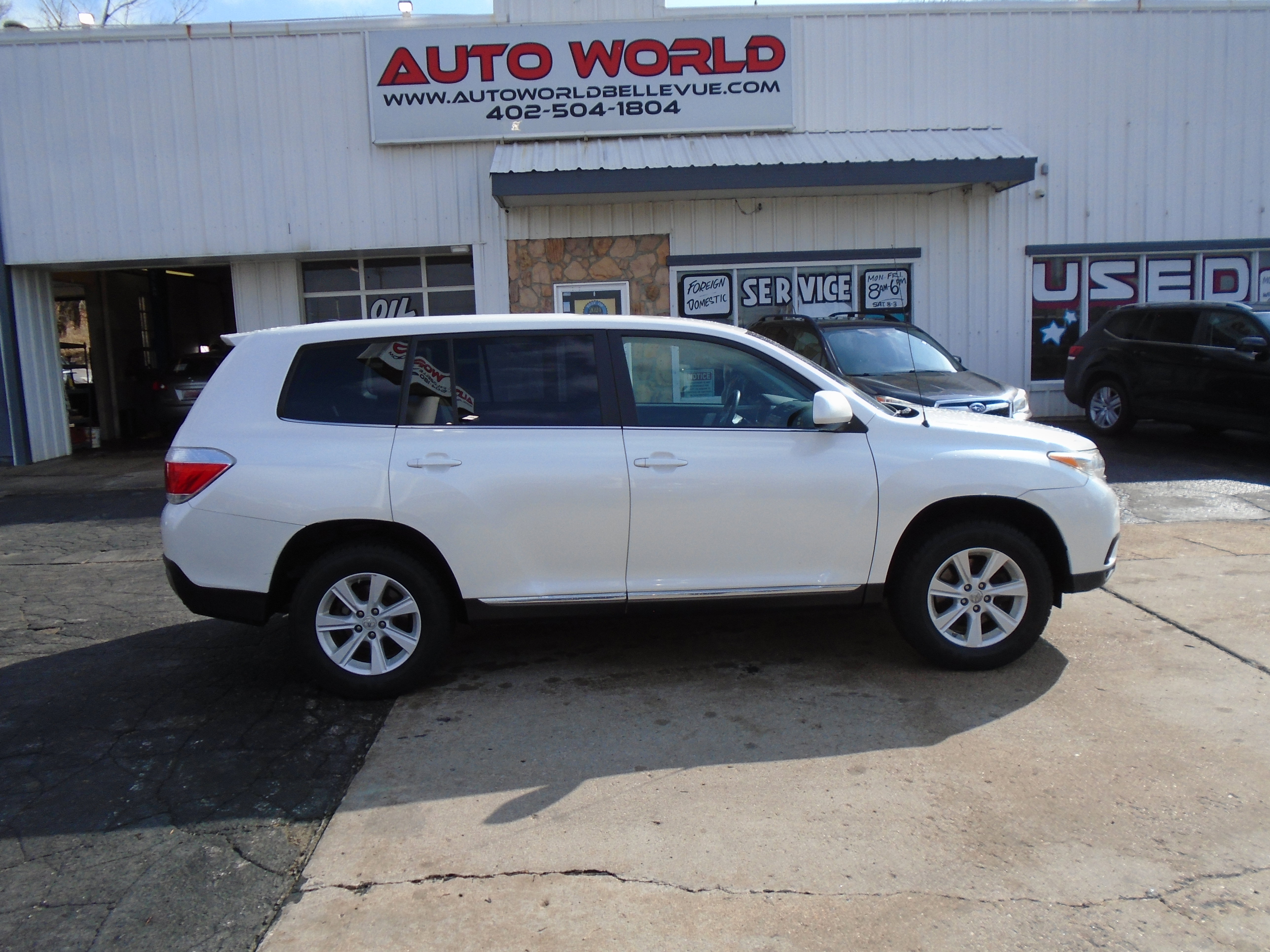 Used 2012 Toyota Highlander FWD w/ Cold Weather Pkg