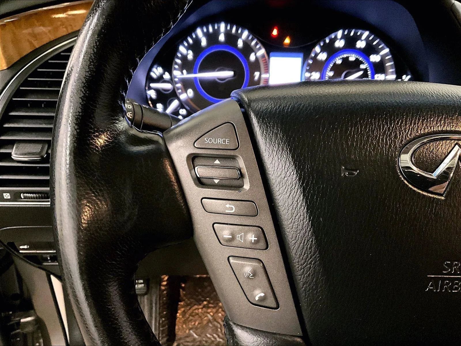 Used 2014 INFINITI QX80 2WD w/ Theater Package image 18