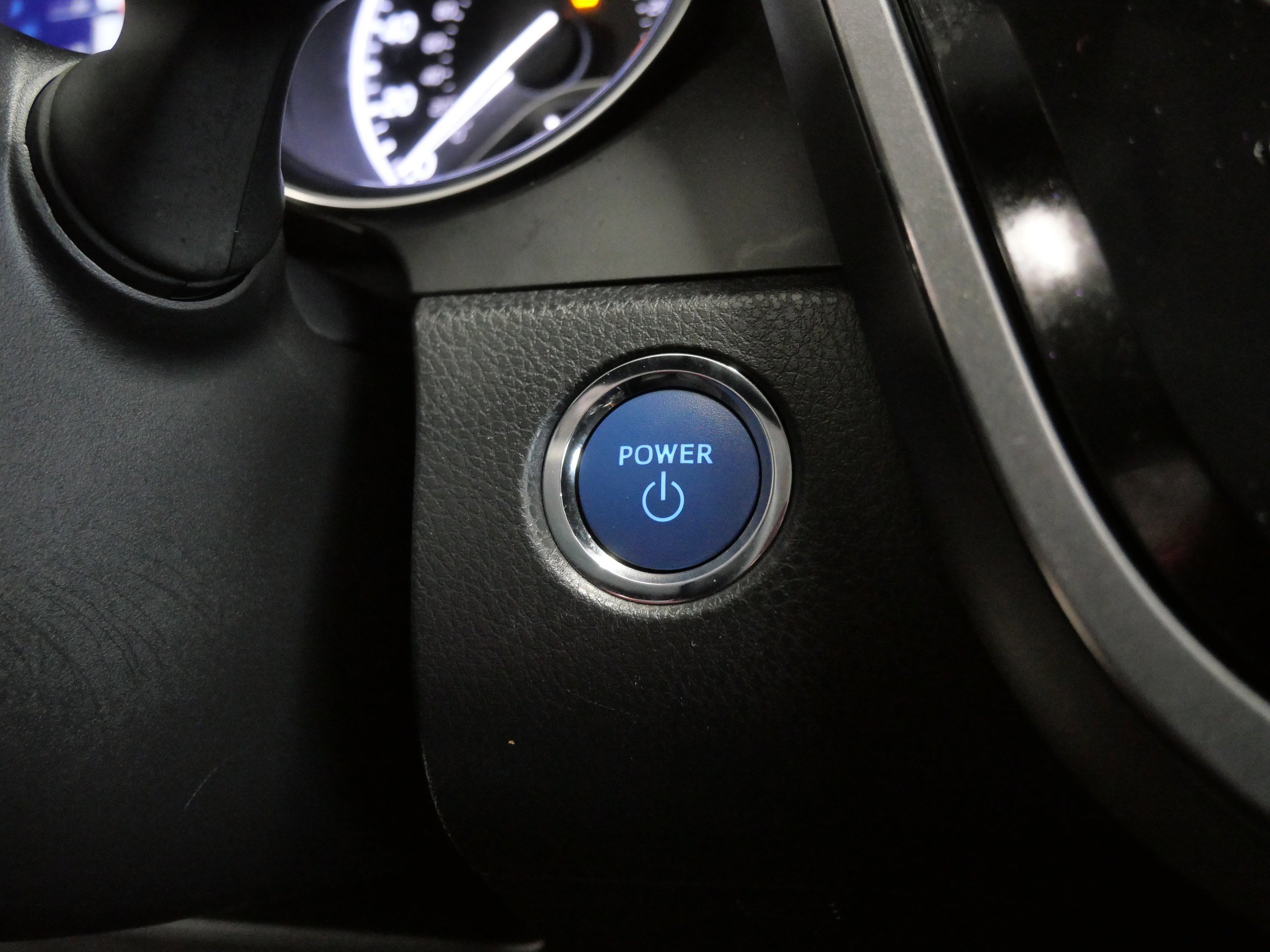 Certified 2020 Toyota Camry XLE image 30