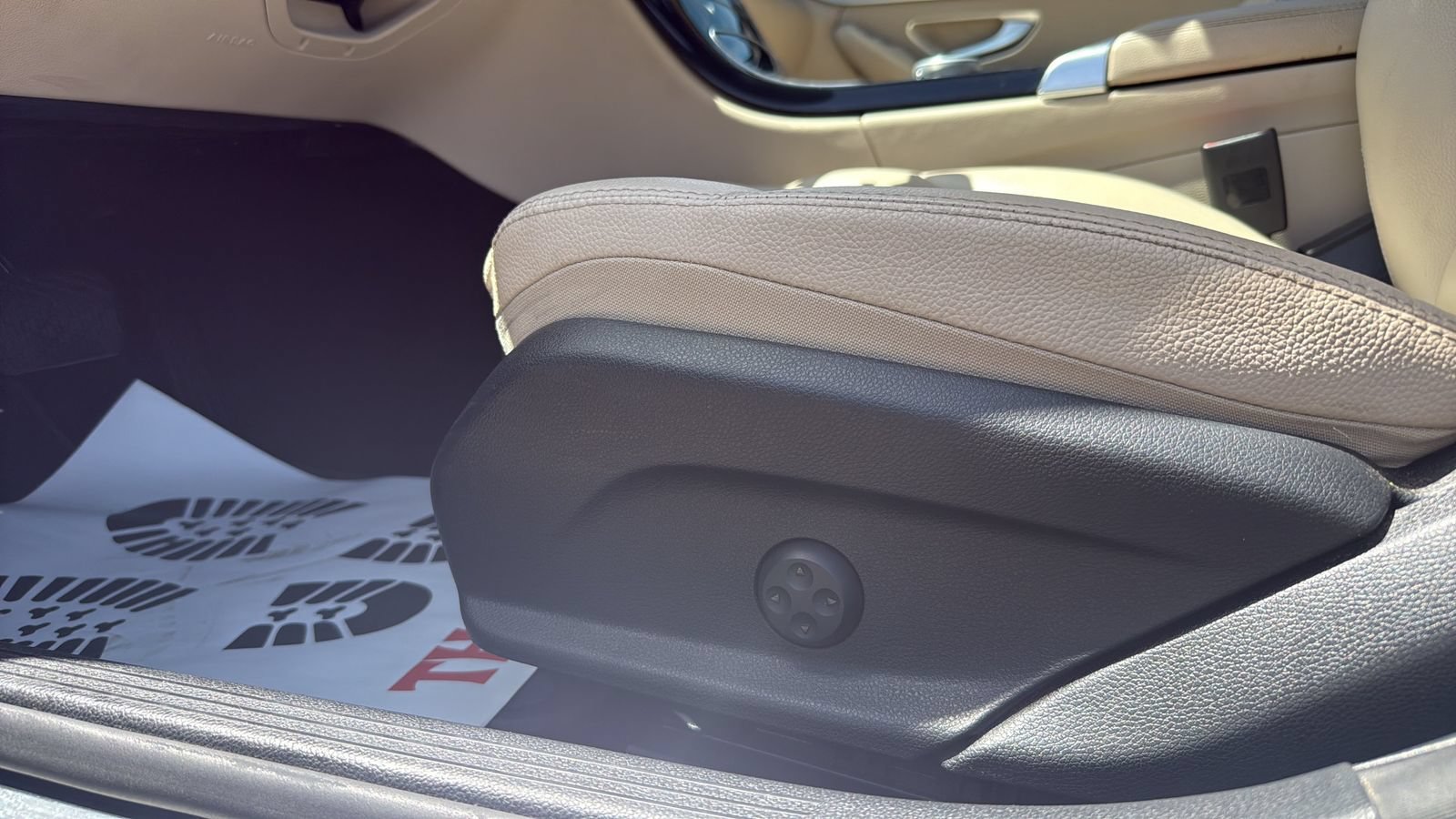 Used 2017 Mercedes-Benz C 300 Sedan image 7