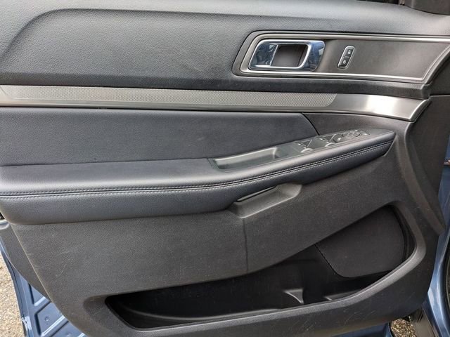 Used 2018 Ford Explorer XLT w/ Equipment Group 202A image 13