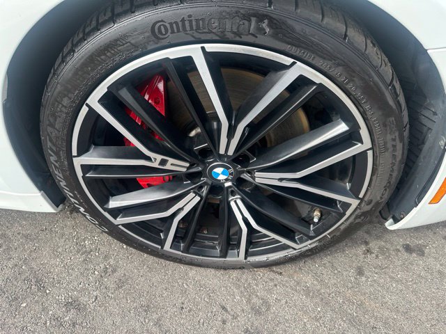 Used 2021 BMW M550i xDrive w/ Executive Package AWD/4WD image 9