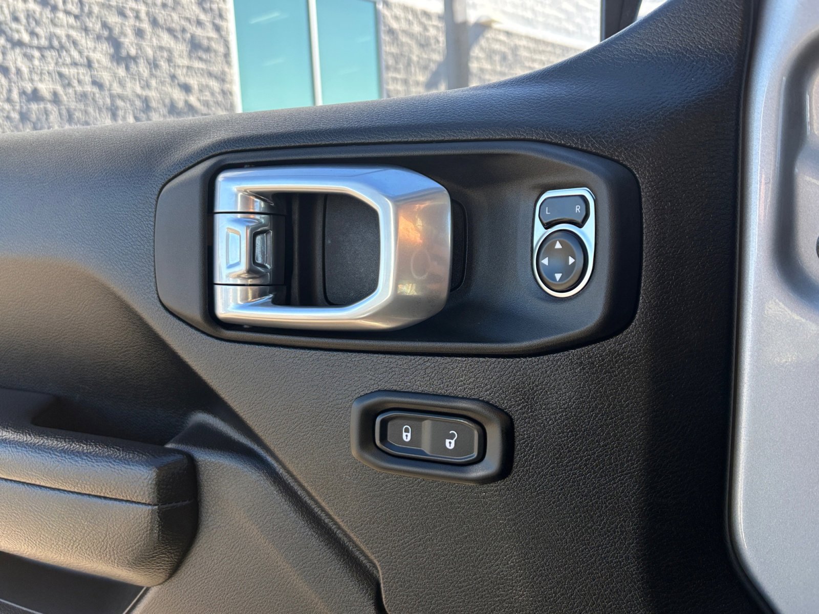 Used 2024 Jeep Wrangler Willys image 16