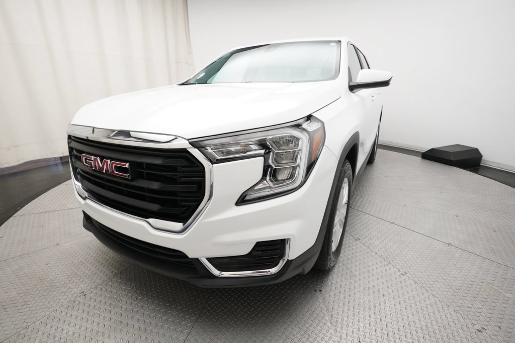 Used 2024 GMC Terrain SLE w/ LPO, Floor Liner Package AWD/4WD image 12
