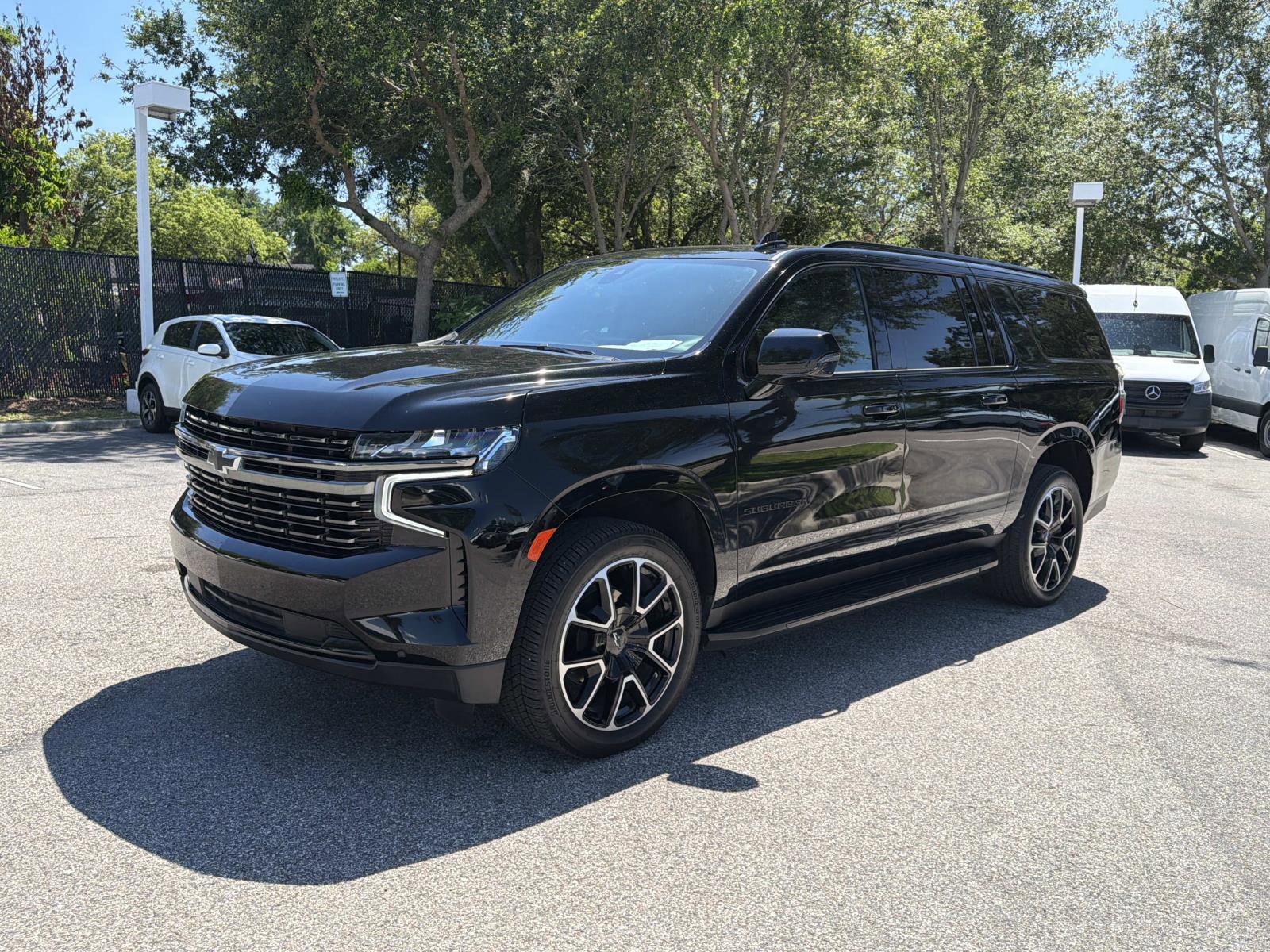 Used 2021 Chevrolet Suburban RST w/ Luxury Package AWD/4WD image 7