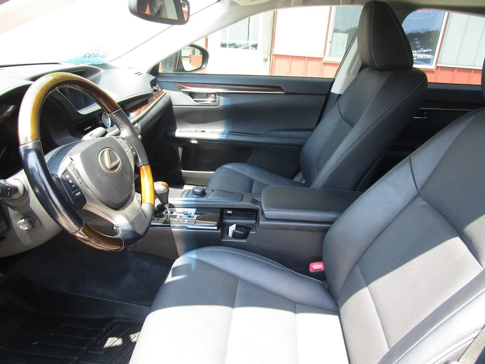 Used 2015 Lexus ES 350 w/ Premium Package FWD image 13