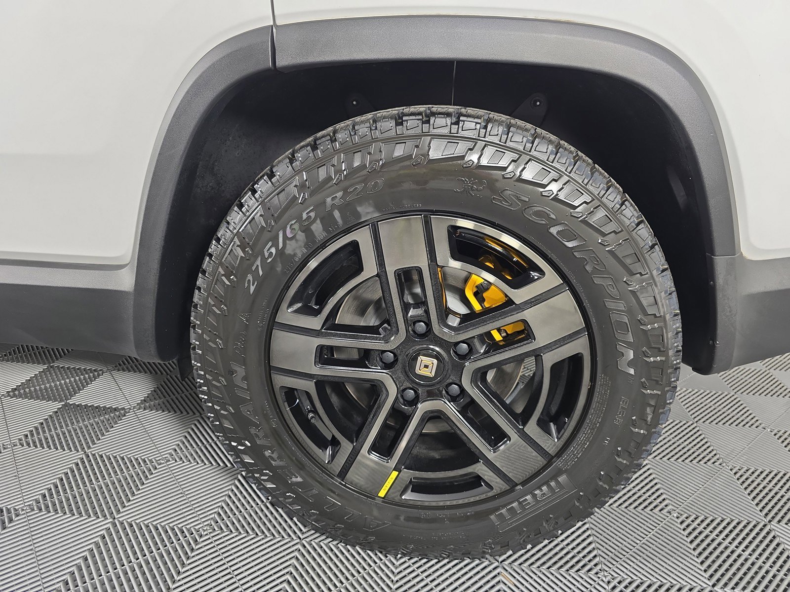 Used 2023 Rivian R1S Adventure AWD/4WD image 10