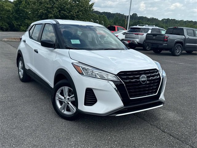 New 2025 Nissan Kicks Play S video 2