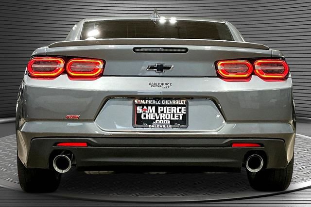 Used 2019 Chevrolet Camaro LT w/ RS Package RWD image 5