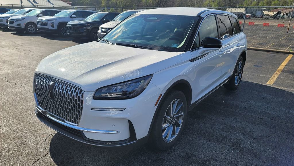 Used 2023 Lincoln Corsair AWD w/ Equipment Group 101A image 2