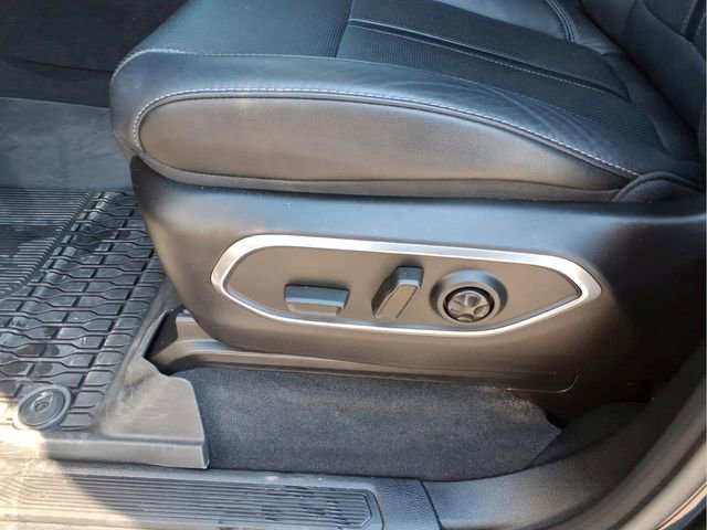 Used 2024 Jeep Wagoneer L Series II w/ Convenience Group I image 19