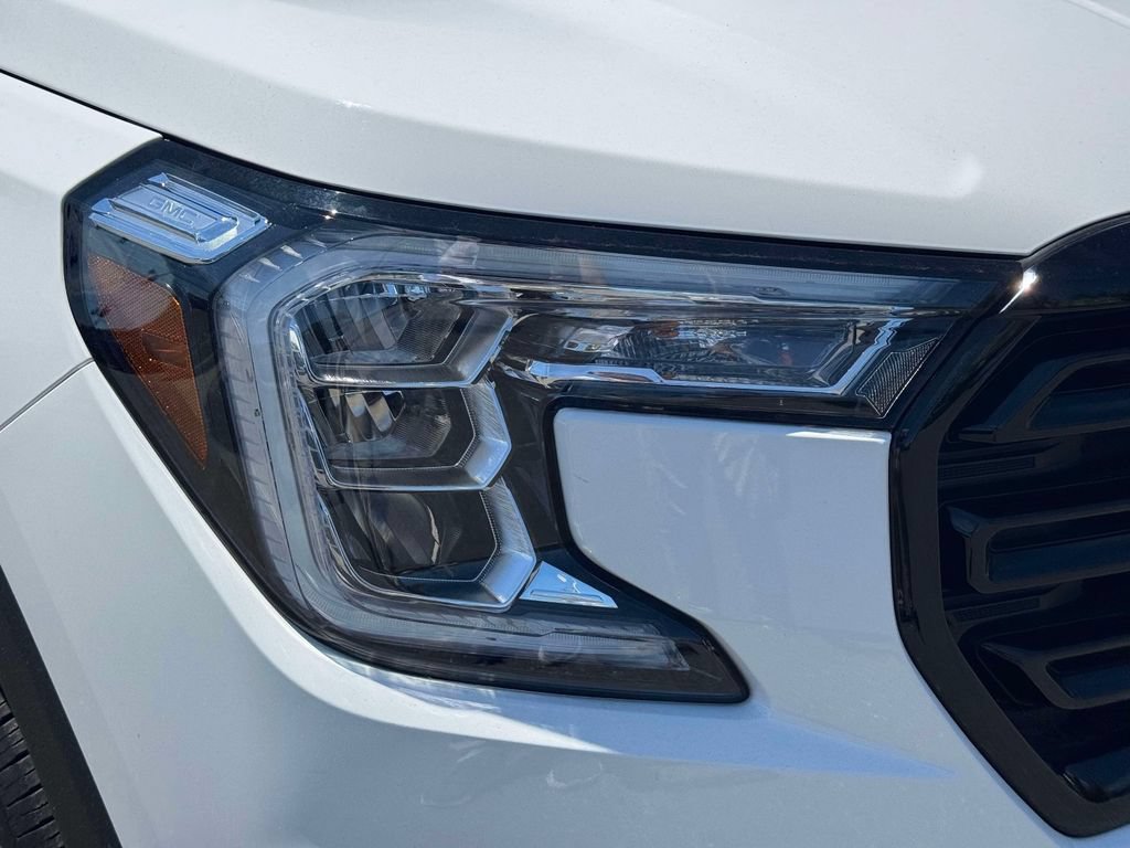 Used 2022 GMC Terrain SLT w/ Infotainment Package II AWD/4WD image 8