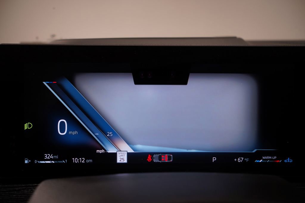 Used 2024 BMW X6 xDrive40i w/ Executive Package image 22