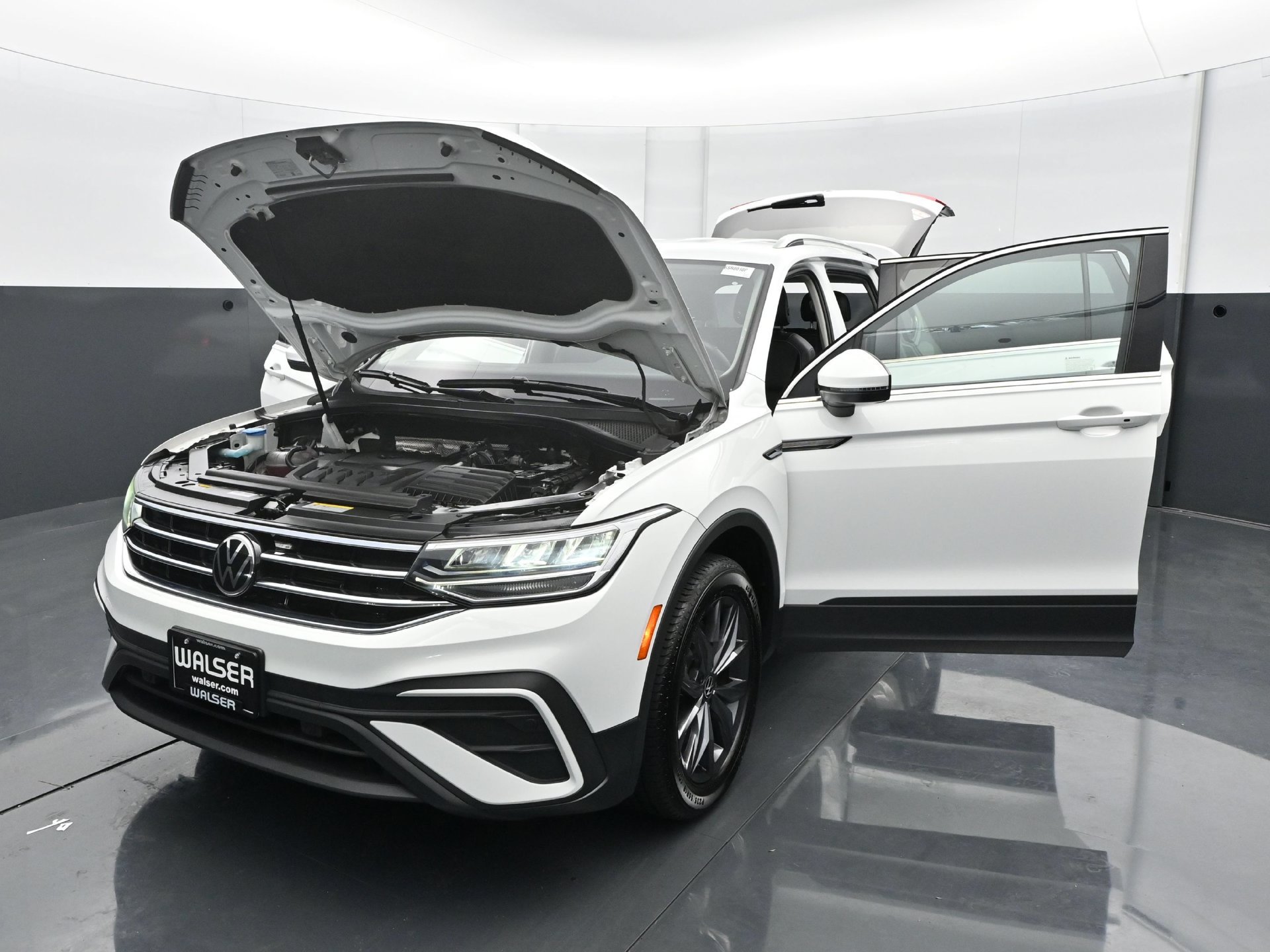Used 2022 Volkswagen Tiguan SE FWD image 30