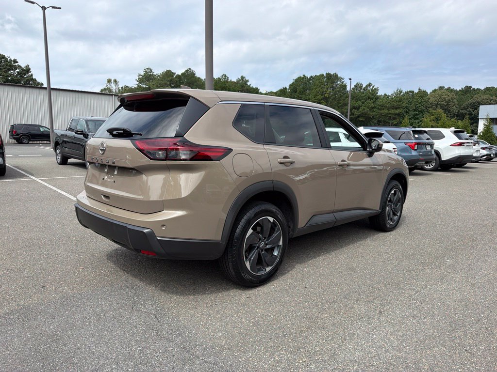 Used 2025 Nissan Rogue SV FWD image 5
