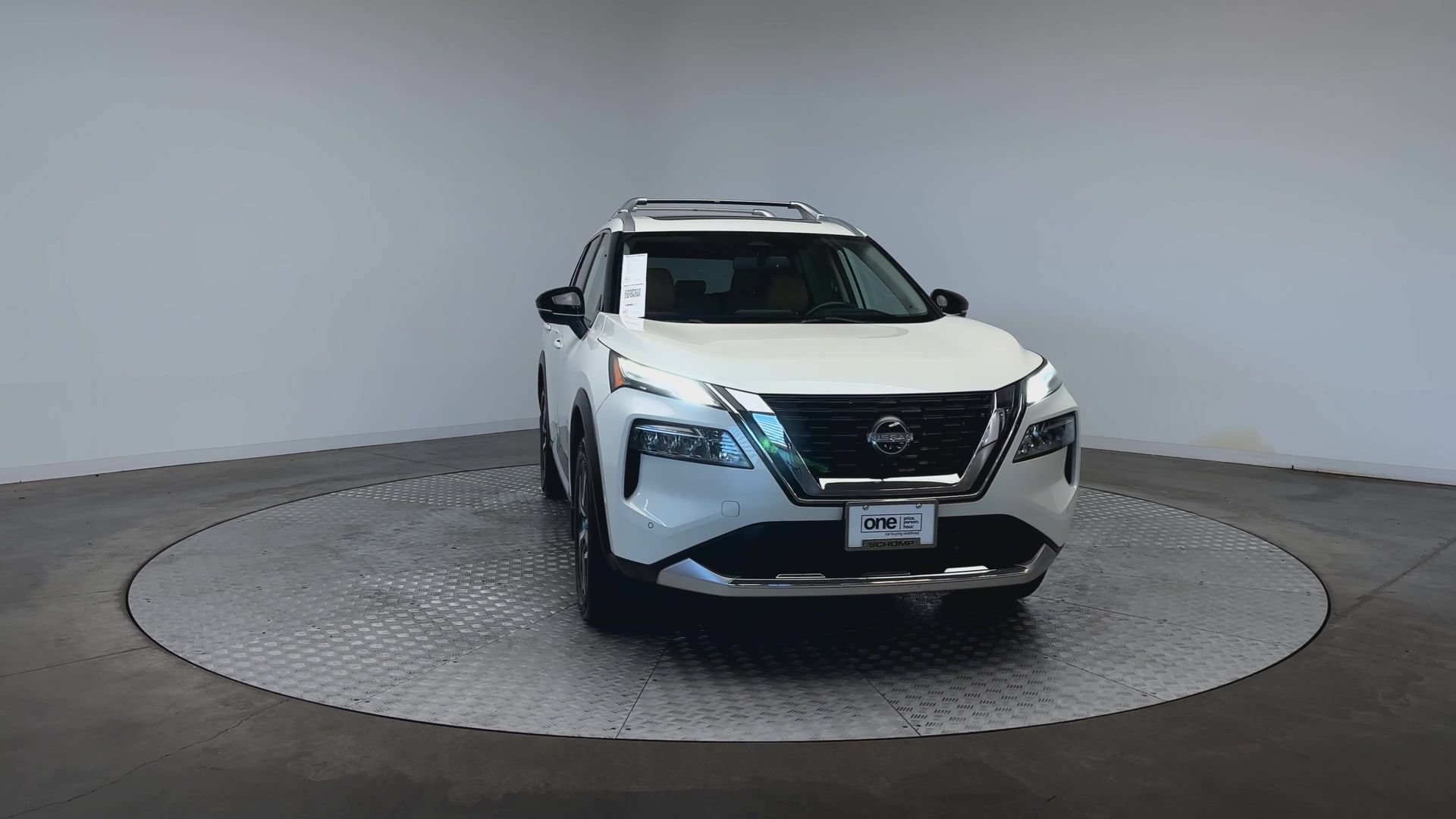 Used 2023 Nissan Rogue Platinum w/ Platinum Premium Package FWD image 3