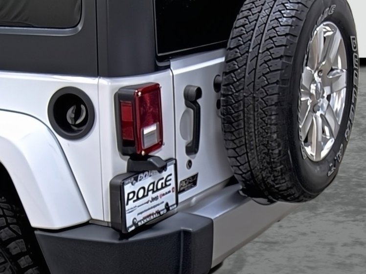 Used 2017 Jeep Wrangler Unlimited Sahara w/ Dual Top Group image 10